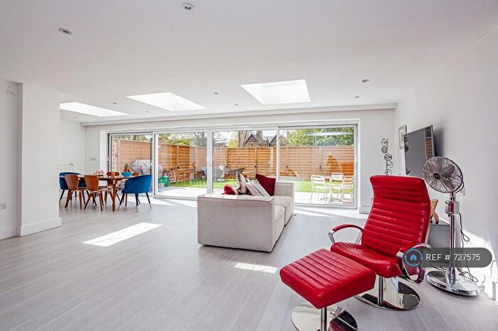 4 Bedroom End Of Terrace House To Rent In Canterbury Close, Kent, BR3