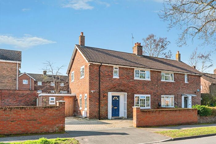 2 Bedroom Semi Detached House For Sale In Princess Road, Woking, GU22