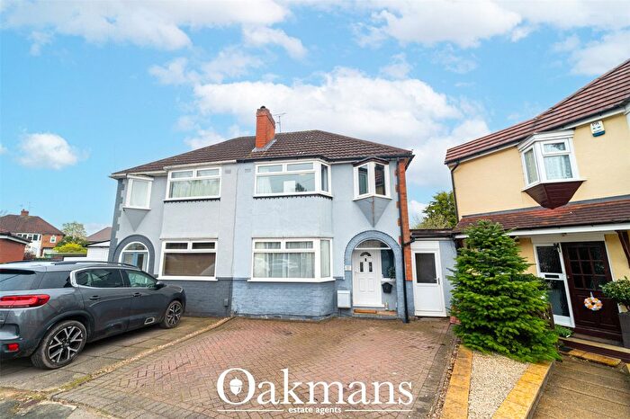 3 Bedroom Semi Detached House For Sale In Max Road, Quinton, Birmingham, West Midlands, B32