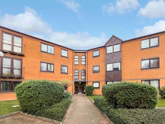 1 Bedroom Flat To Rent In Westgate Court, Waltham Cross, EN8