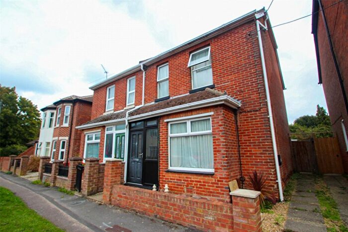 3 Bedroom Semi-Detached House For Sale In Waverley Avenue, Netley Abbey, Southampton, Hampshire, SO31