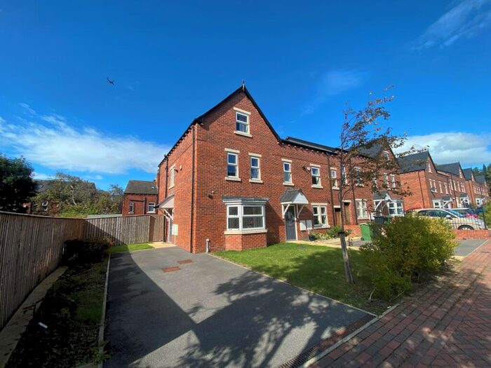 4 Bedroom House To Rent In Maple Gardens, Leeds, LS6