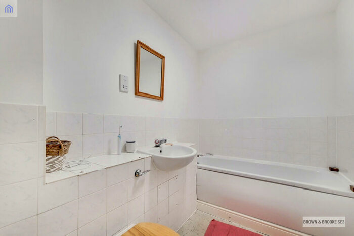2 Bedroom Flat For Sale In Riverhope Mansion, Harlinger Street, SE18