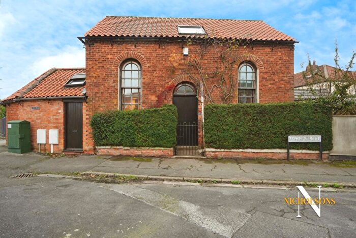 2 Bedroom Cottage For Sale In Town Street, Sutton Cum Lound, Retford, Nottinghamshire, DN22