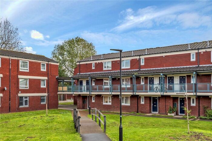 1 Bedroom Flat To Rent In Victoria Crescent, Seven Sisters, London, N15