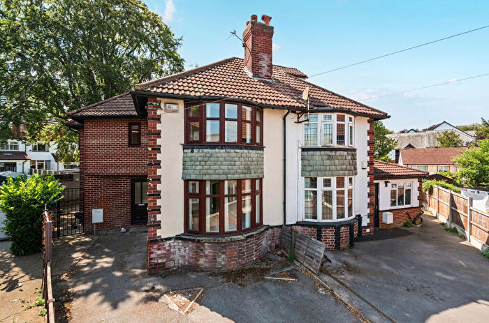 4 Bedroom Semi-Detached House For Sale In Greyshiels Avenue, Headingley, Leeds, LS6