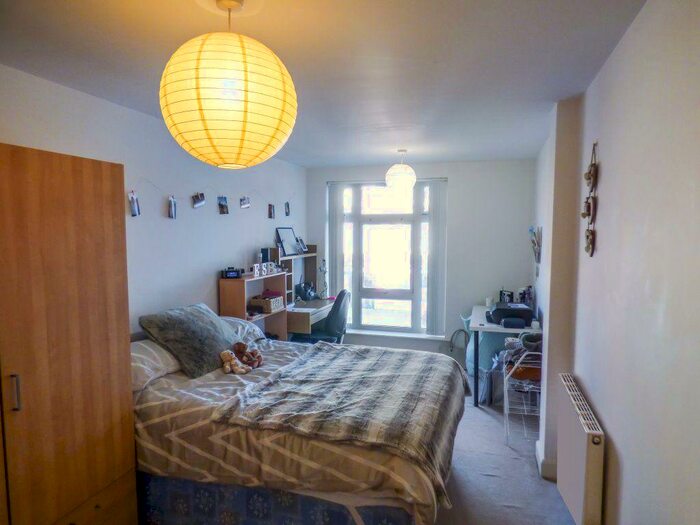 2 Bedroom Flat To Rent In Apt Dain Court, B29