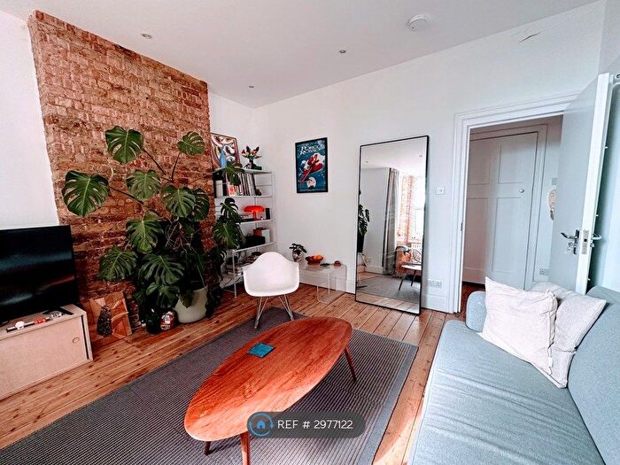 2 Bedroom Flat To Rent In Ainsworth Road, London, E9