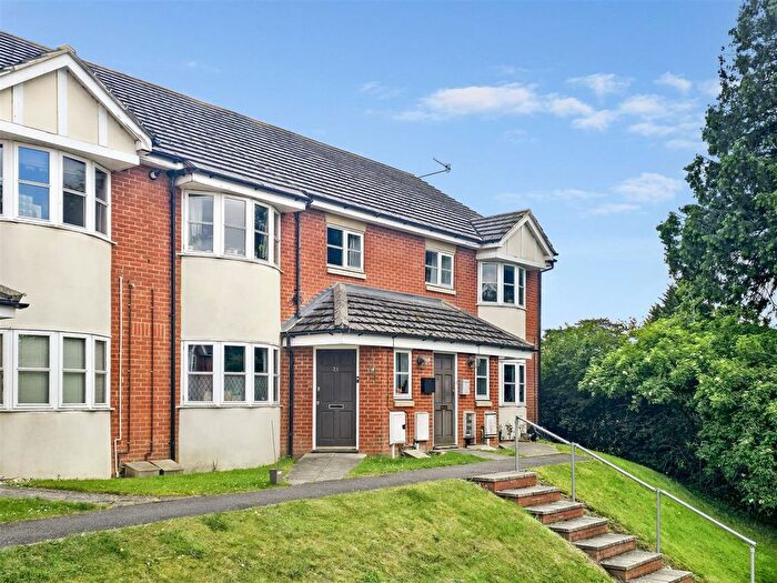 2 Bedroom Maisonette For Sale In Wooton Court, New Bradwell, Milton Keynes, MK13