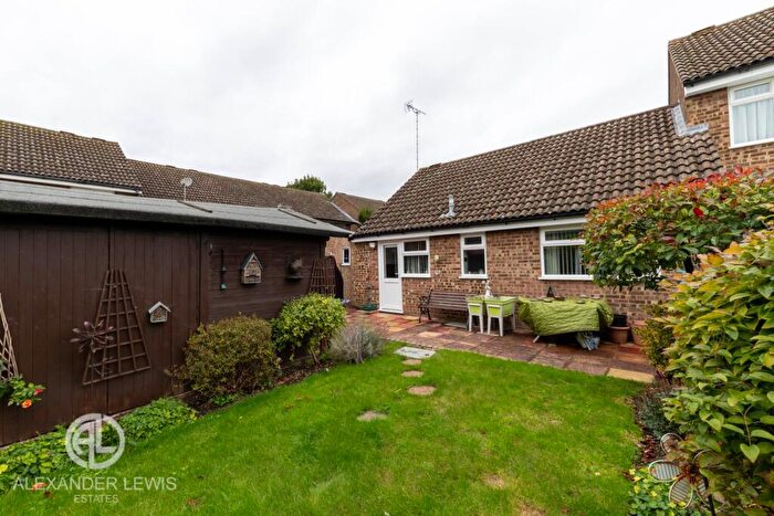 2 Bedroom Bungalow For Sale In Vicarage Close, Arlesey, Beds, SG15