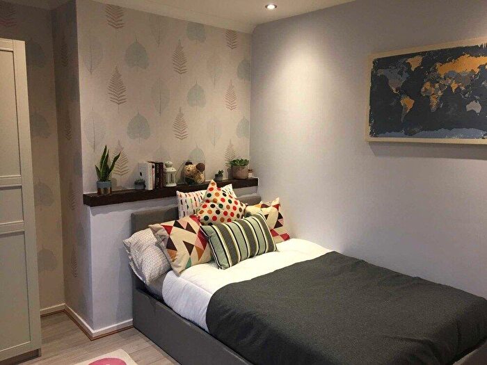 4 Bedroom Semi-Detached House To Rent In Boundary Crescent, Beeston, Nottingham, NG9