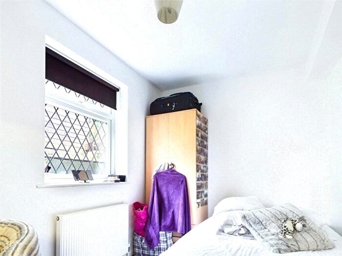 1 Bedroom Semi-Detached House To Rent In The Avenue, Brighton, East Sussex, BN2