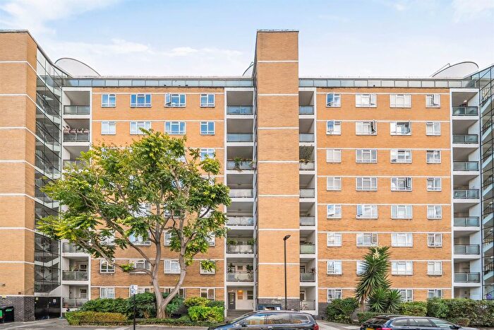 2 Bedroom Flat For Sale In Churchill Gardens, London, SW1V