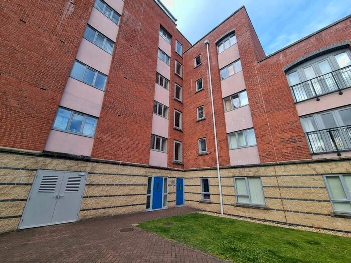 2 Bedroom Flat To Rent In Cantilever Gardens, Latchford, Warrington, WA4