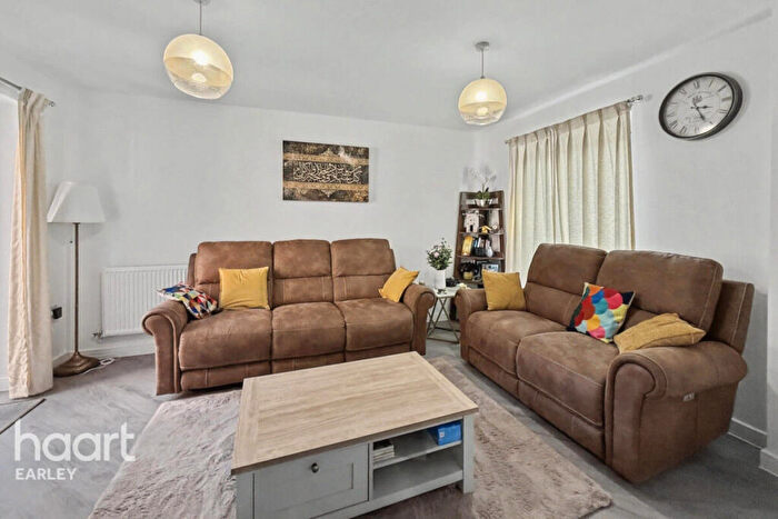 4 Bedroom Town House To Rent In Nightingale Way, Reading, RG30