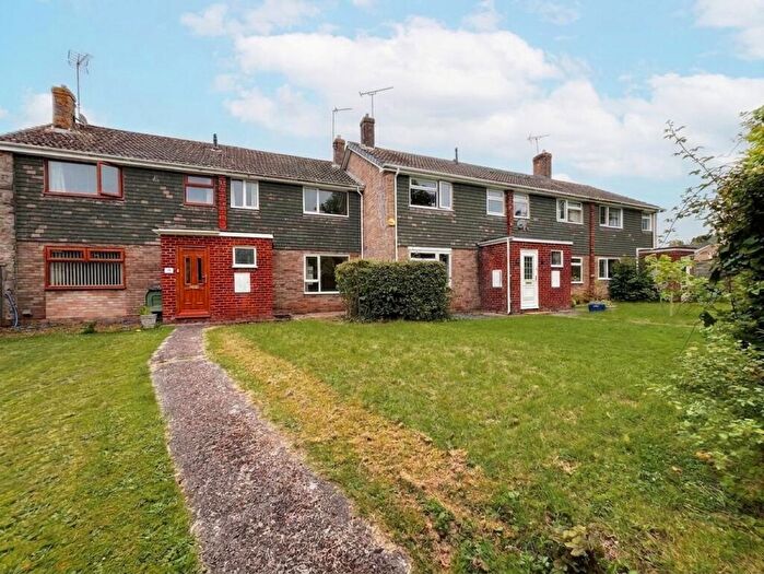3 Bedroom House For Sale In Laxton Close, Olveston, BS35
