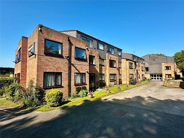 1 Bedroom Apartment For Sale In Milford Road, Pennington, Lymington, Hampshire, SO41