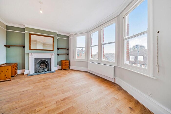 3 Bedroom Flat To Rent In Fortis Green Road, London, N10