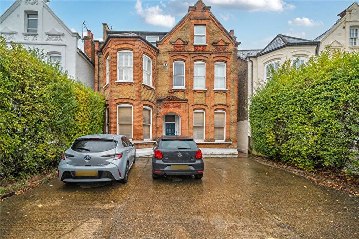 1 Bedroom Flat For Sale In Balham High Road, London, London, SW17