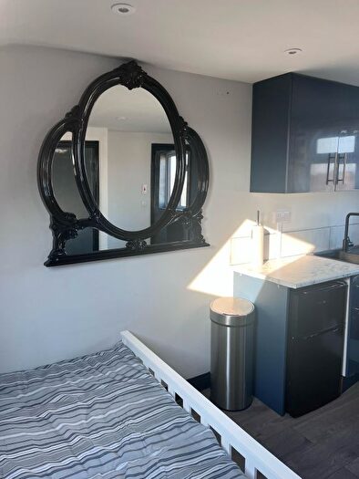 Studio To Rent In Brian Road, Romford, RM6