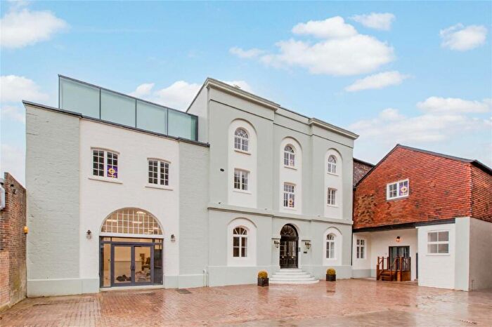 2 Bedroom Apartment To Rent In Thomas Street, Lewes, East Sussex, BN7