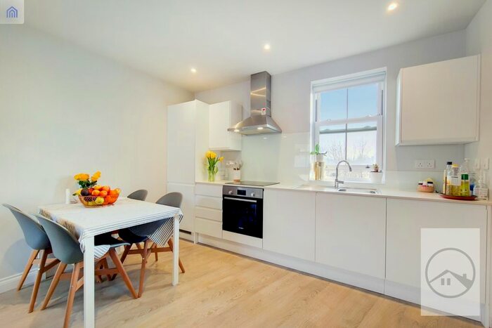 1 Bedroom Flat To Rent In Rialto Road, Mitcham, CR4