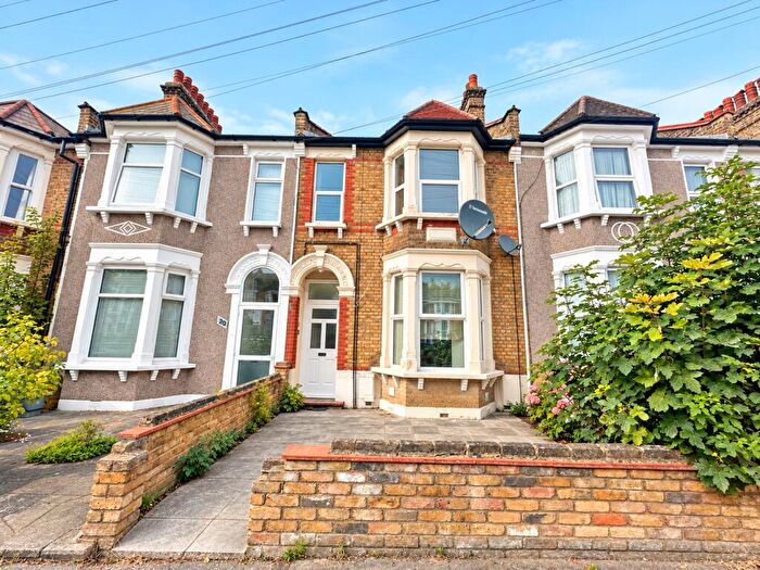 2 Bedroom Flat For Sale In Farley Road, London, SE6