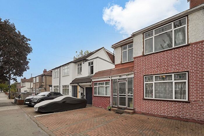 4 Bedroom Semi-Detached House For Sale In Streatfield Road, Kenton, HA3