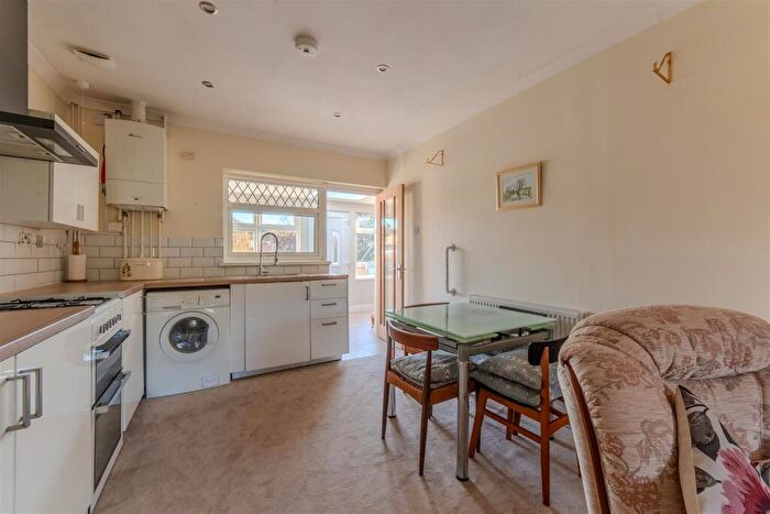 2 Bedroom Bungalow For Sale In Pilton Vale, Newport, NP20