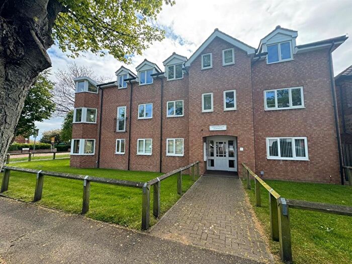1 Bedroom Flat For Sale In North Leas Avenue, Scarborough, YO12