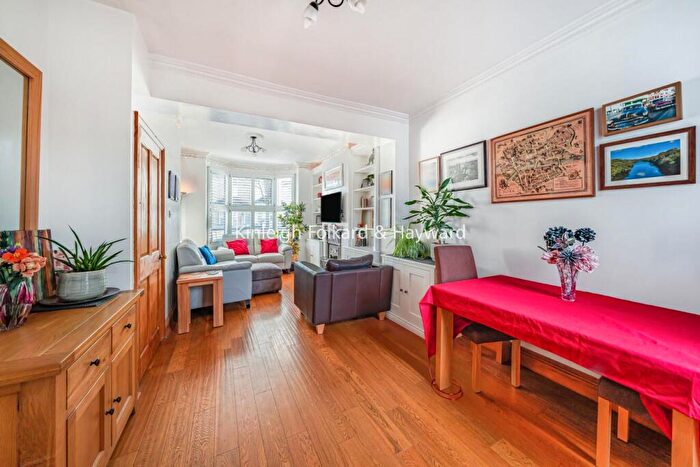 3 Bedroom Terraced House For Sale In Stanley Road, Bounds Green, N11