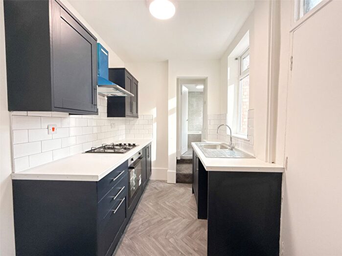 2 Bedroom Flat To Rent In Brinkburn Avenue, Gateshead, NE8