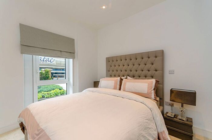 1 Bedroom Flat To Rent In Hartfield Road, Wimbledon, London, SW19