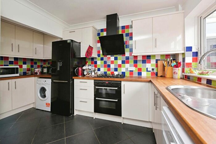 3 Bedroom Semi-Detached House For Sale In Mauntley Avenue, Brigstock, NN14