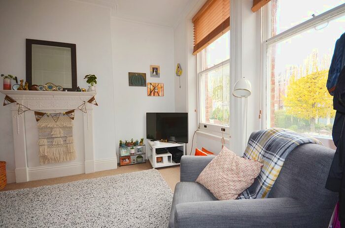 2 Bedroom Flat To Rent In Crouch Hall Road, Crouch End, London, N8