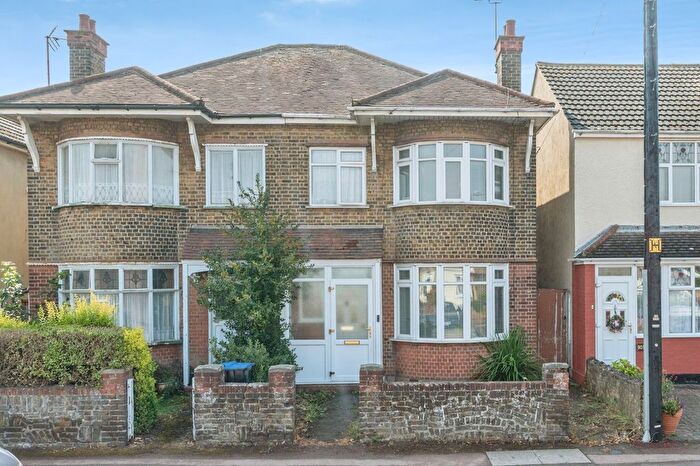 3 Bedroom Semi-Detached House For Sale In Elm Road, Shoeburyness, Southend-On-Sea, Essex, SS3