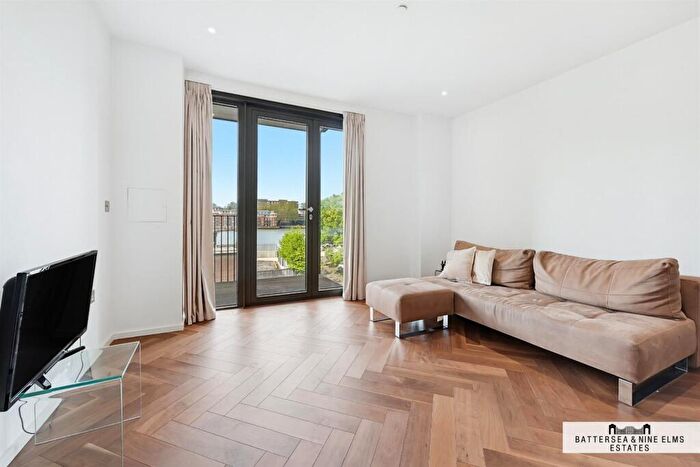 1 Bedroom Apartment For Sale In Ambassador Building, Embassy Gardens., SW11