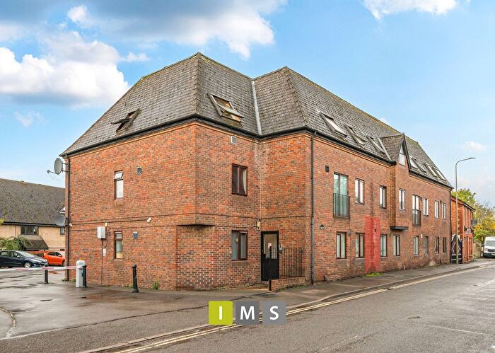 1 Bedroom Flat To Rent In North Street, Tollgate House North Street, OX26