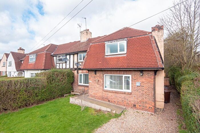 3 Bedroom Semi Detached House For Sale In Stanningley Road, Leeds, LS13