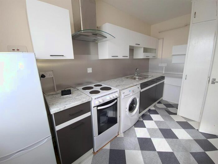 1 Bedroom Flat To Rent In Sewardstone Road, London, E2