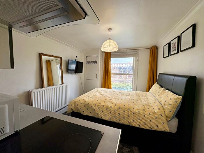 Studio To Rent In Sunninghill Road, London, SE13