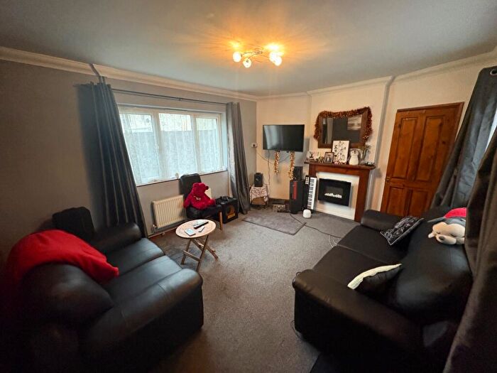 3 Bedroom Semi-Detached House To Rent In Bowthorpe Road, Norwich, NR5