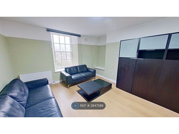 5 Bedroom Flat To Rent In Spital, Aberdeen, AB24