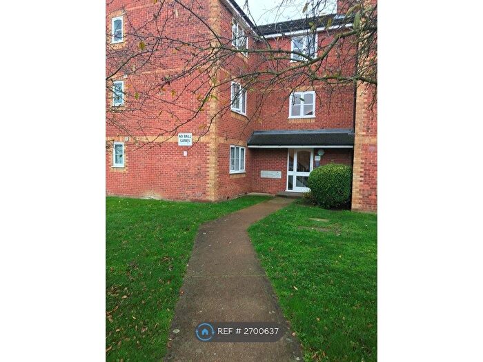 1 Bedroom Flat To Rent In Redford Close, Feltham, TW13