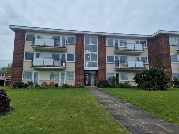 2 Bedroom Flat To Rent In Lord Warden Avenue, Walmer, CT14