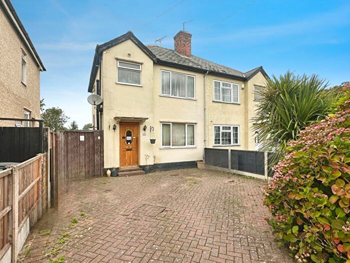 3 Bedroom Semi-Detached House For Sale In The Crescent, Wolverhampton, WV6