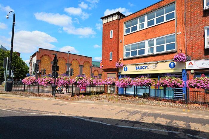 Flat To Rent In Oxford Street, High Wycombe, HP11