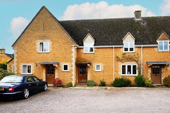 3 Bedroom Property To Rent In Yewtree Court, Broadway, WR12