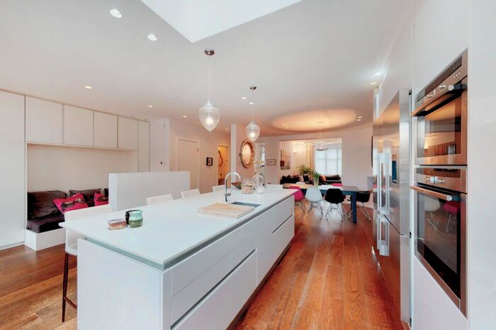 4 Bedroom Semi-Detached House To Rent In Wentworth Road, Temple Fortune, NW11