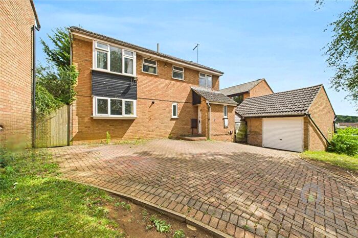 4 Bedroom Detached House To Rent In Watermeadow Drive, Northampton, NN3